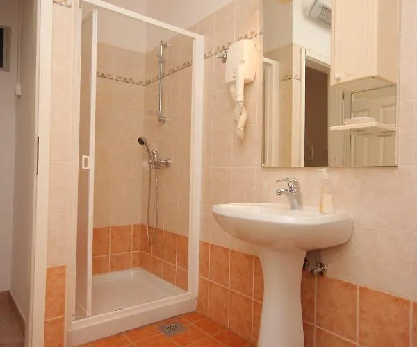 게스트하우스 And With Wifi Vrsar, Porec - 3007