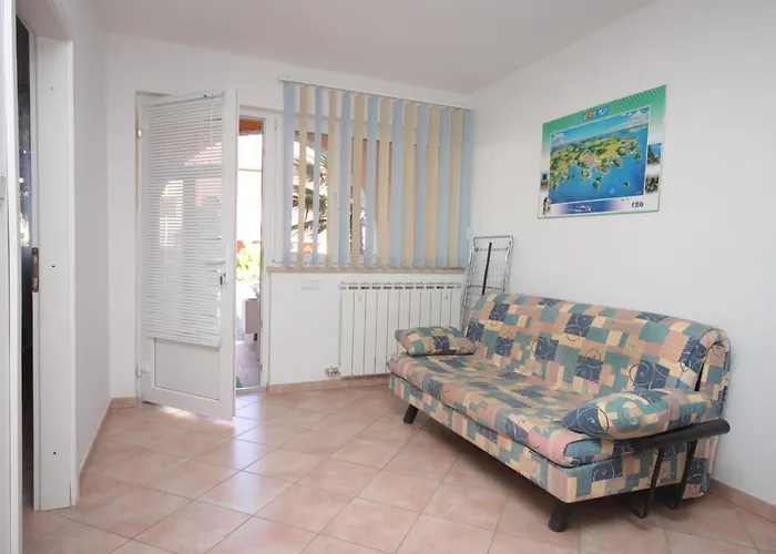 And With Wifi Vrsar, Porec - 3007 게스트하우스 브르사르