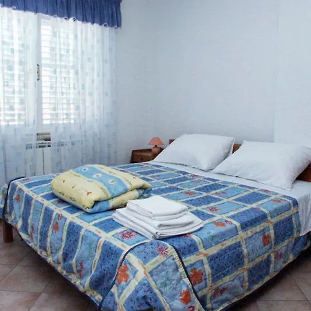 Apartments And Rooms With Wifi Vrsar, Porec - 3007 Vrsar