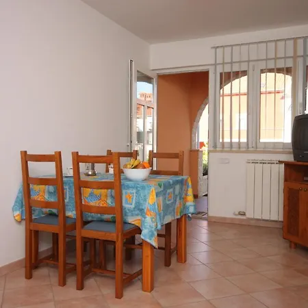 Apartments And Rooms With Wifi Vrsar, Porec - 3007