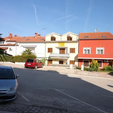 Apartments And Rooms With Wifi Vrsar, Porec - 3007 Gasthof 3*